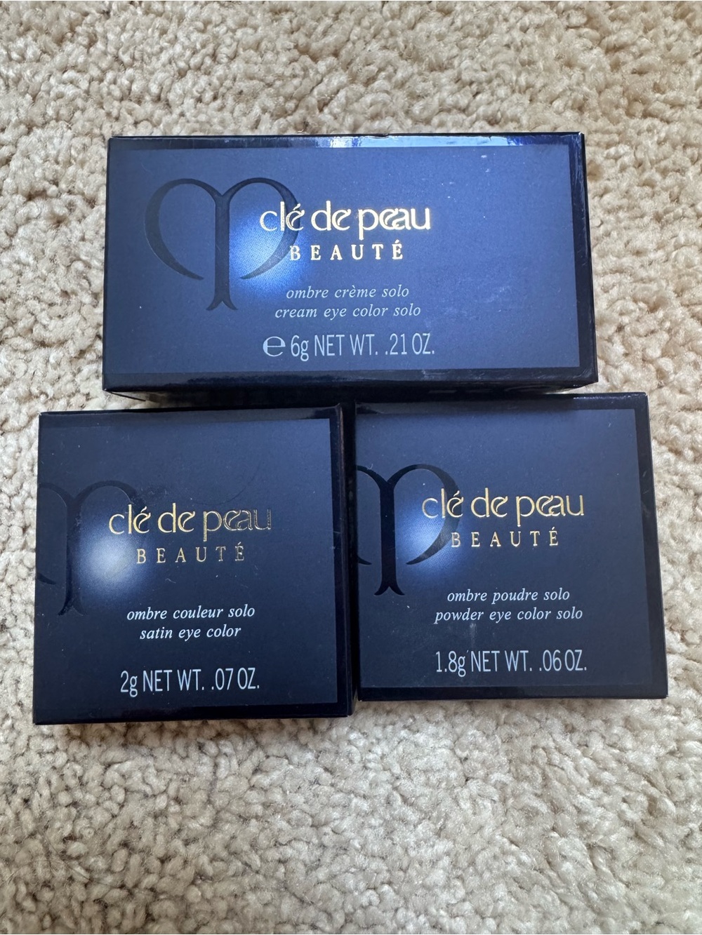 Cle de peau Cream and Powder Eye Color - Black